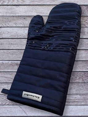 Kitchenaid navy oven mitt